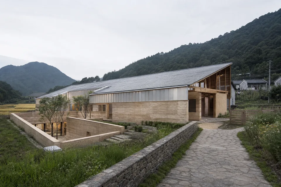 小型乡村展览馆田野主景